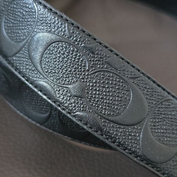 Coach | Harness Buckle Leather Embossed and Flat Leather Reversible Belt - Picture 4 of 6